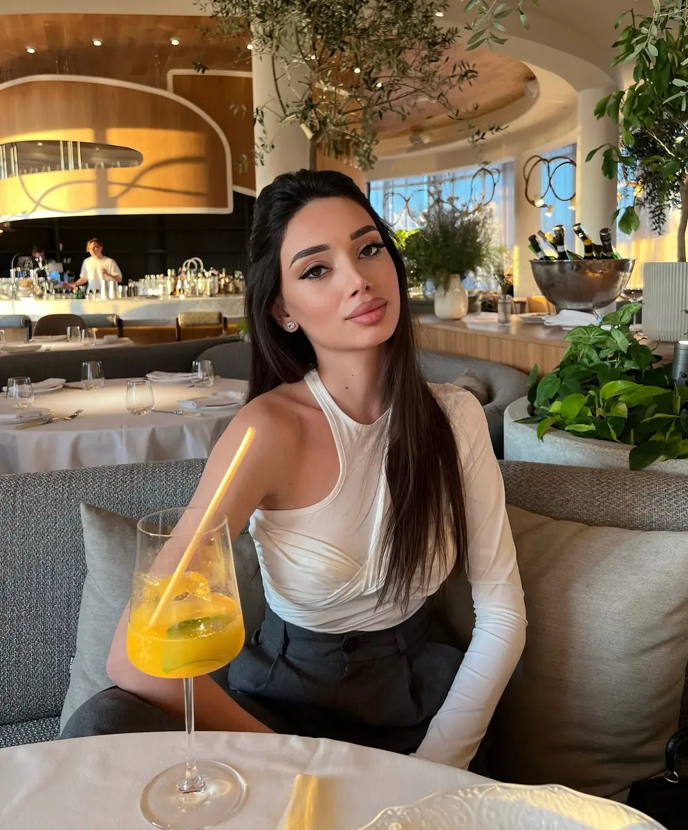 Аделина эскорт в городе Питер