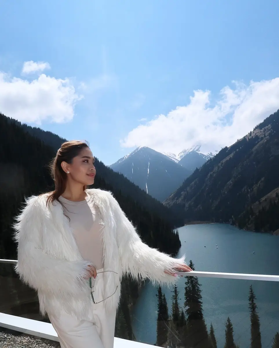 Акнур эскорт в городе Питер