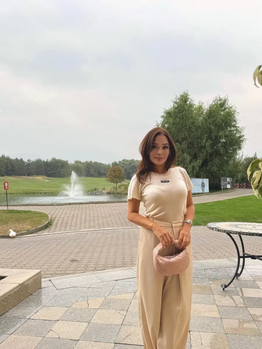 Акнур эскорт в городе Питер