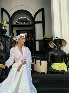 Акнур эскорт в городе Питер