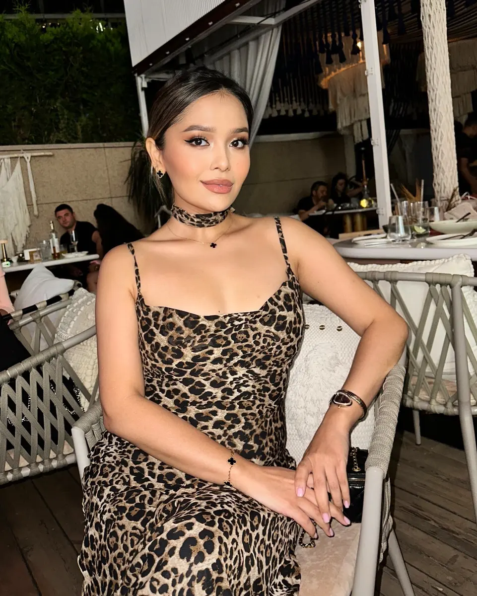 Акнур эскорт в городе Питер