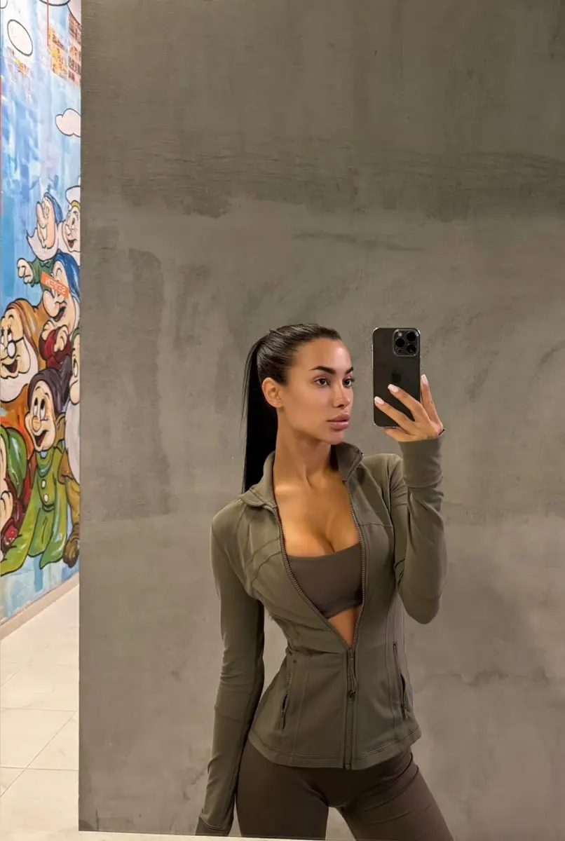 Алессия эскорт в городе Питер