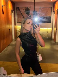 Карина эскорт в городе Питер