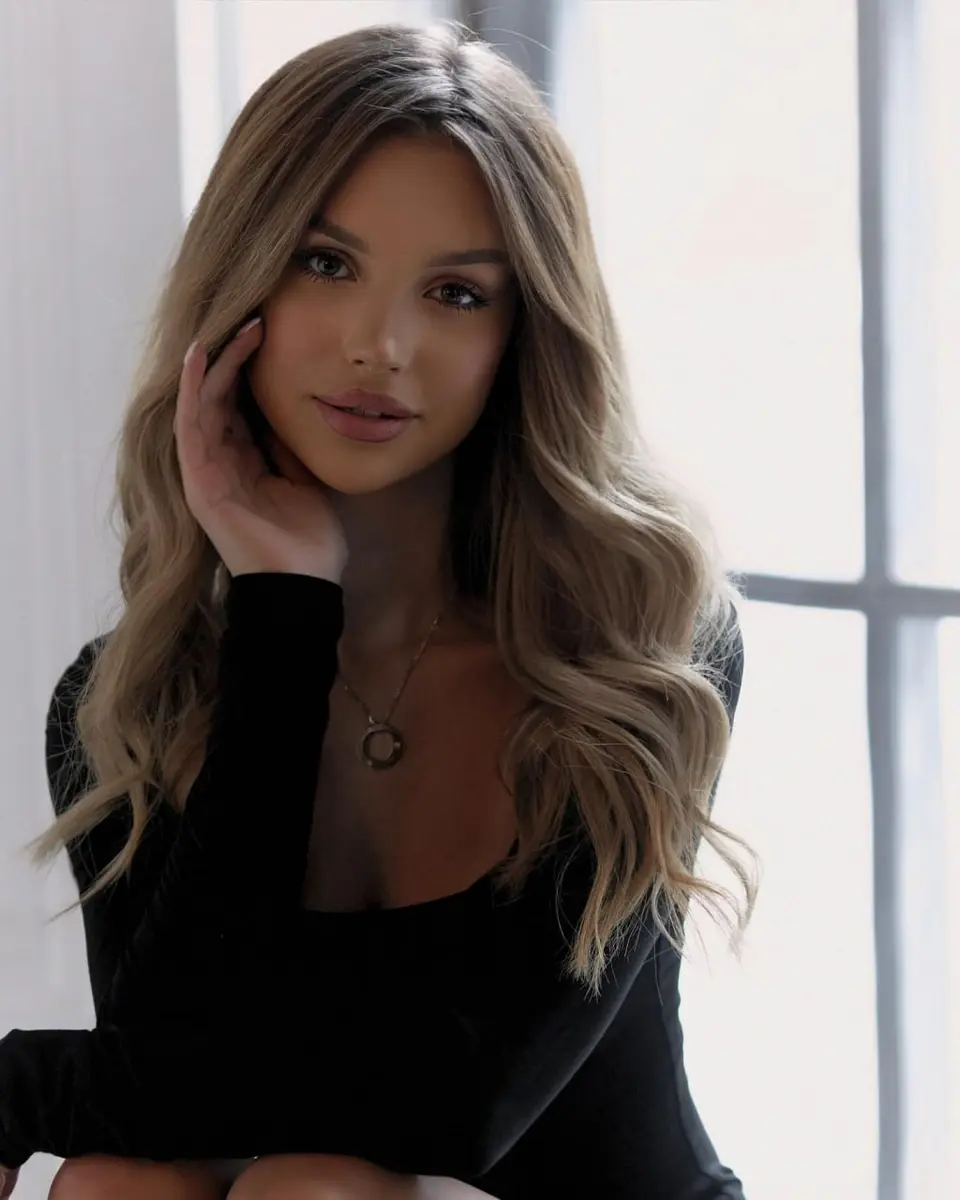 Шарлотта эскорт в городе Питер