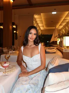 Жасмина эскорт в городе Питер