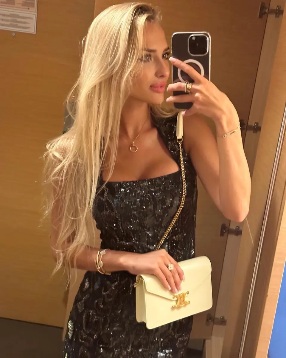 Лара эскорт в городе Питер