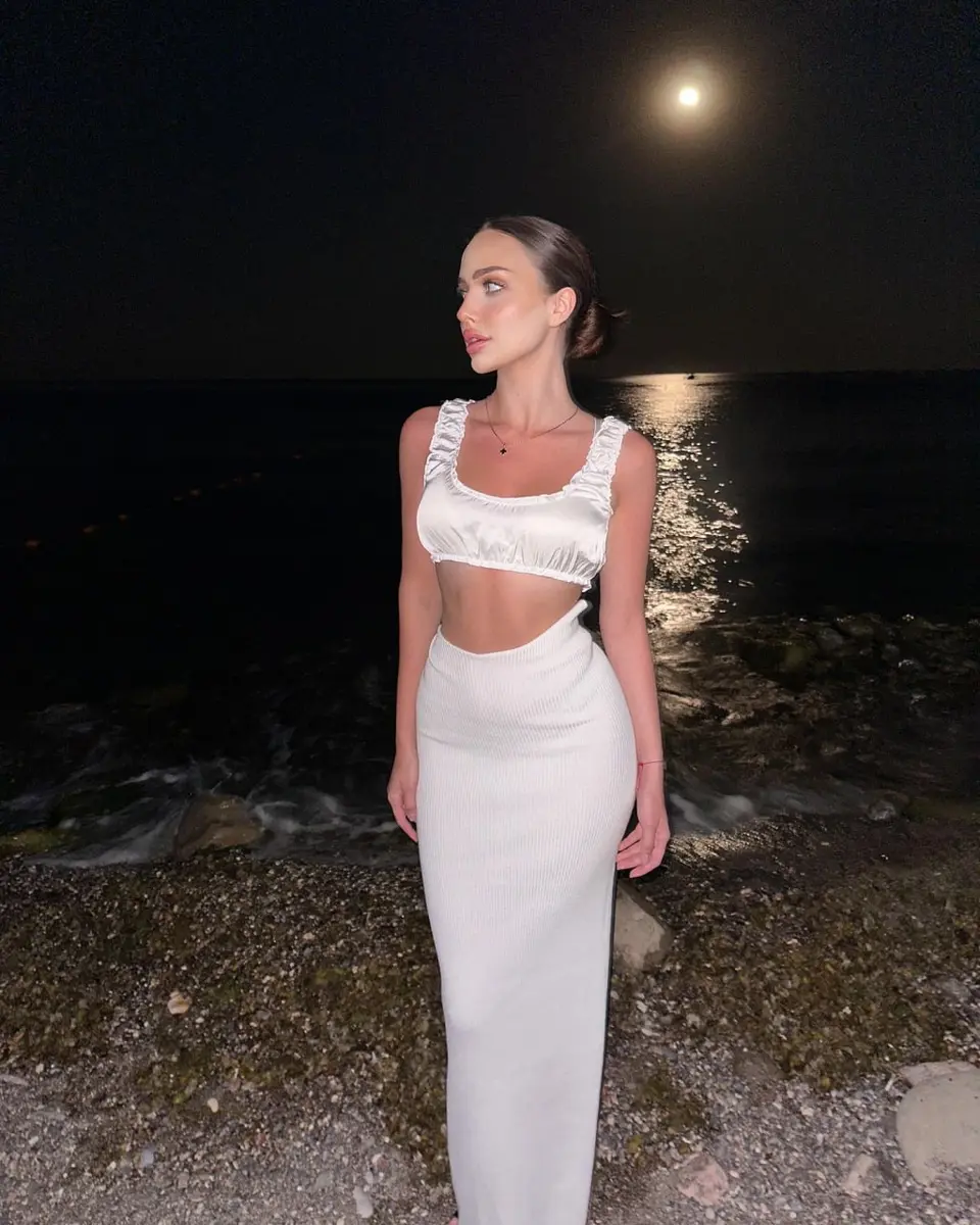 Лейла эскорт в городе Питер