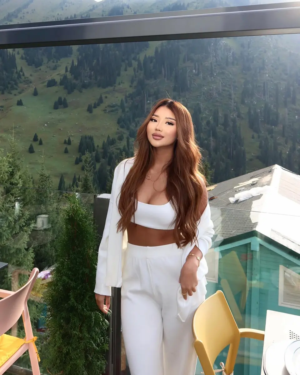 Линь эскорт в городе Питер