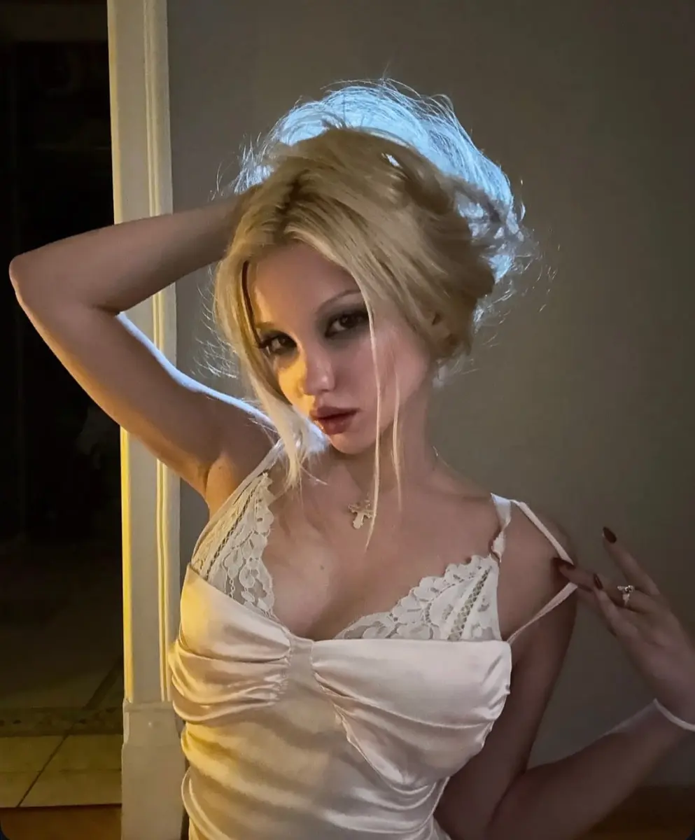 Ливия эскорт в городе Питер