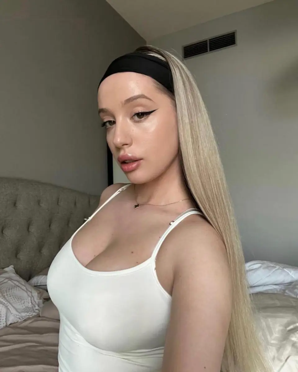 Мэдисон эскорт в городе Питер