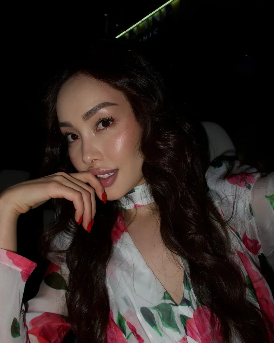 Мелания эскорт в городе Питер