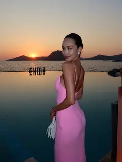 Мелания эскорт в городе Питер