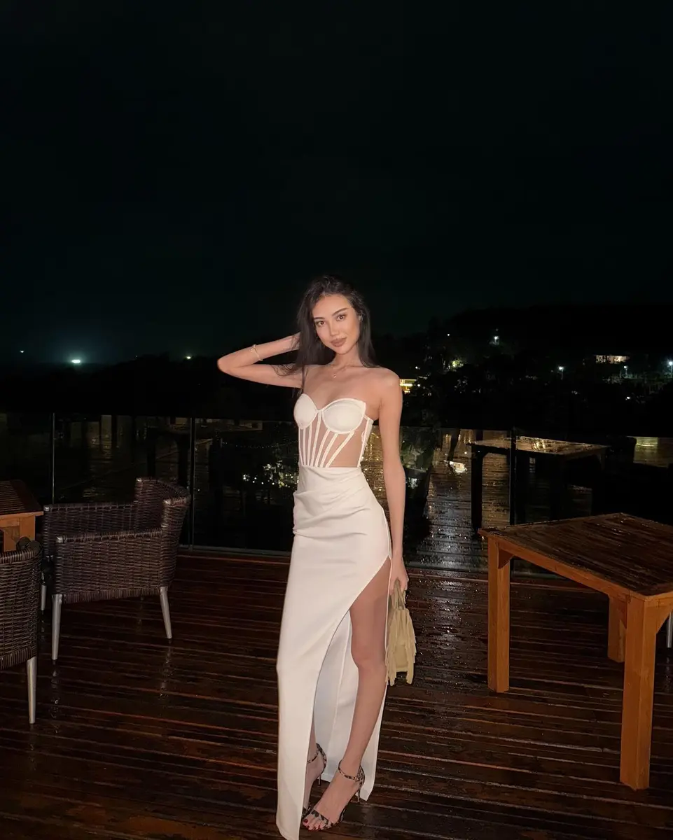 Наэлия эскорт в городе Питер