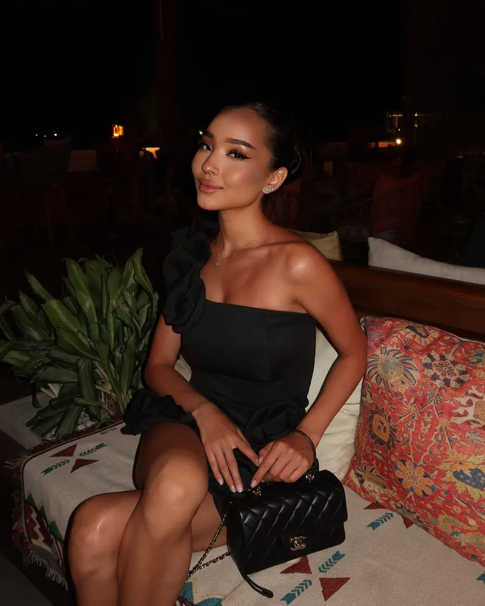 Наоми эскорт в городе Питер