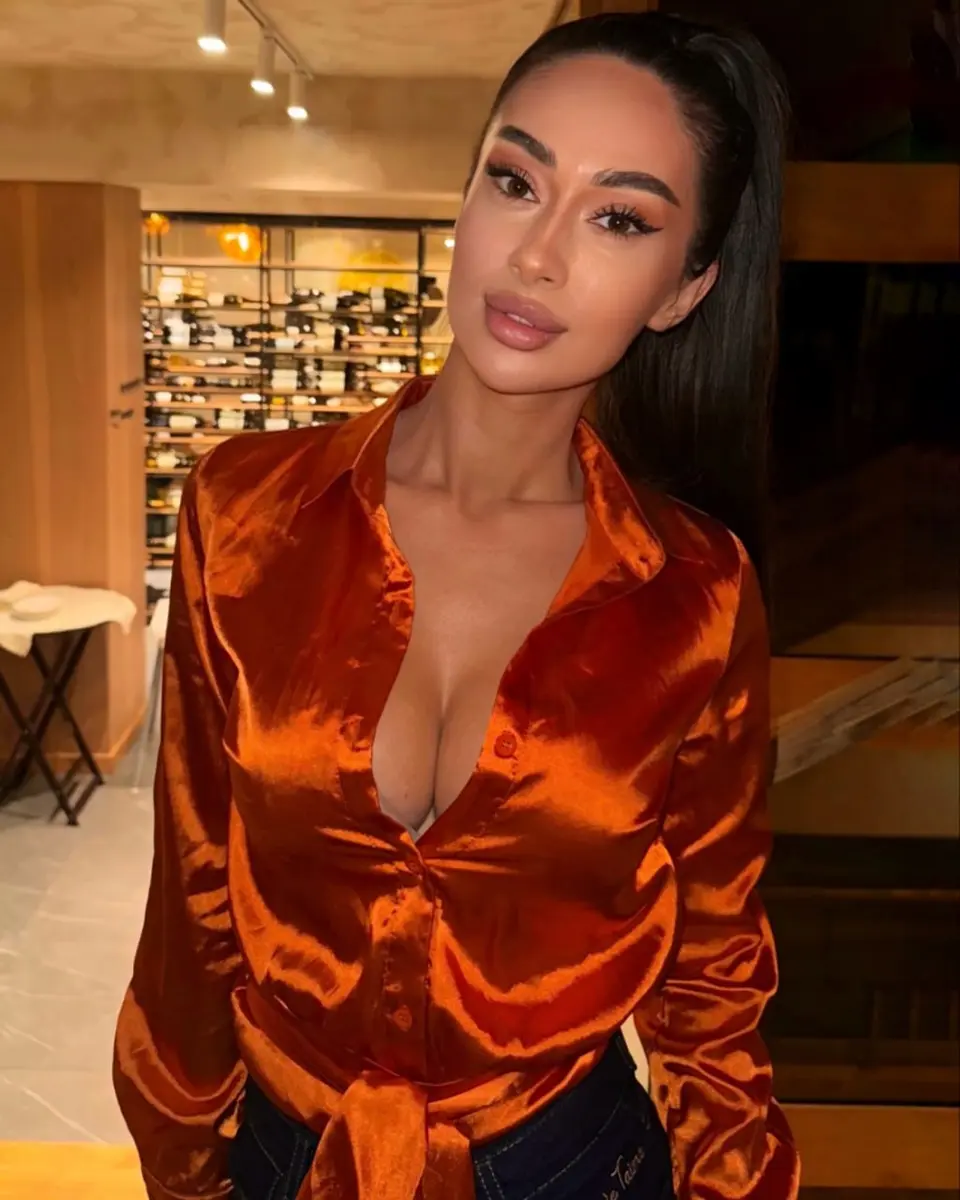 Розали эскорт в городе Питер