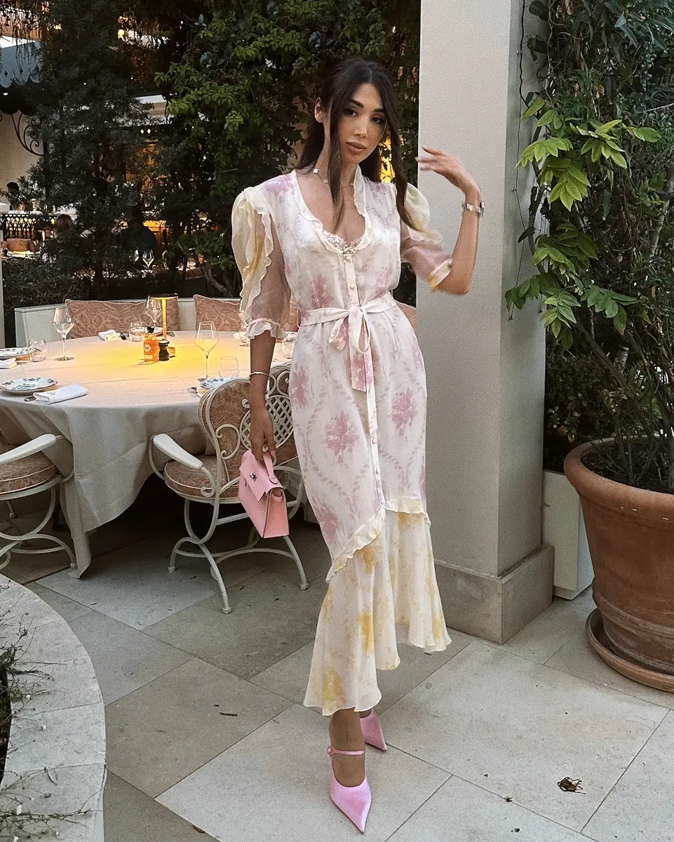 Самал эскорт в городе Питер