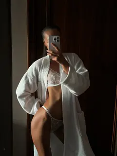 Сауле эскорт в городе Питер