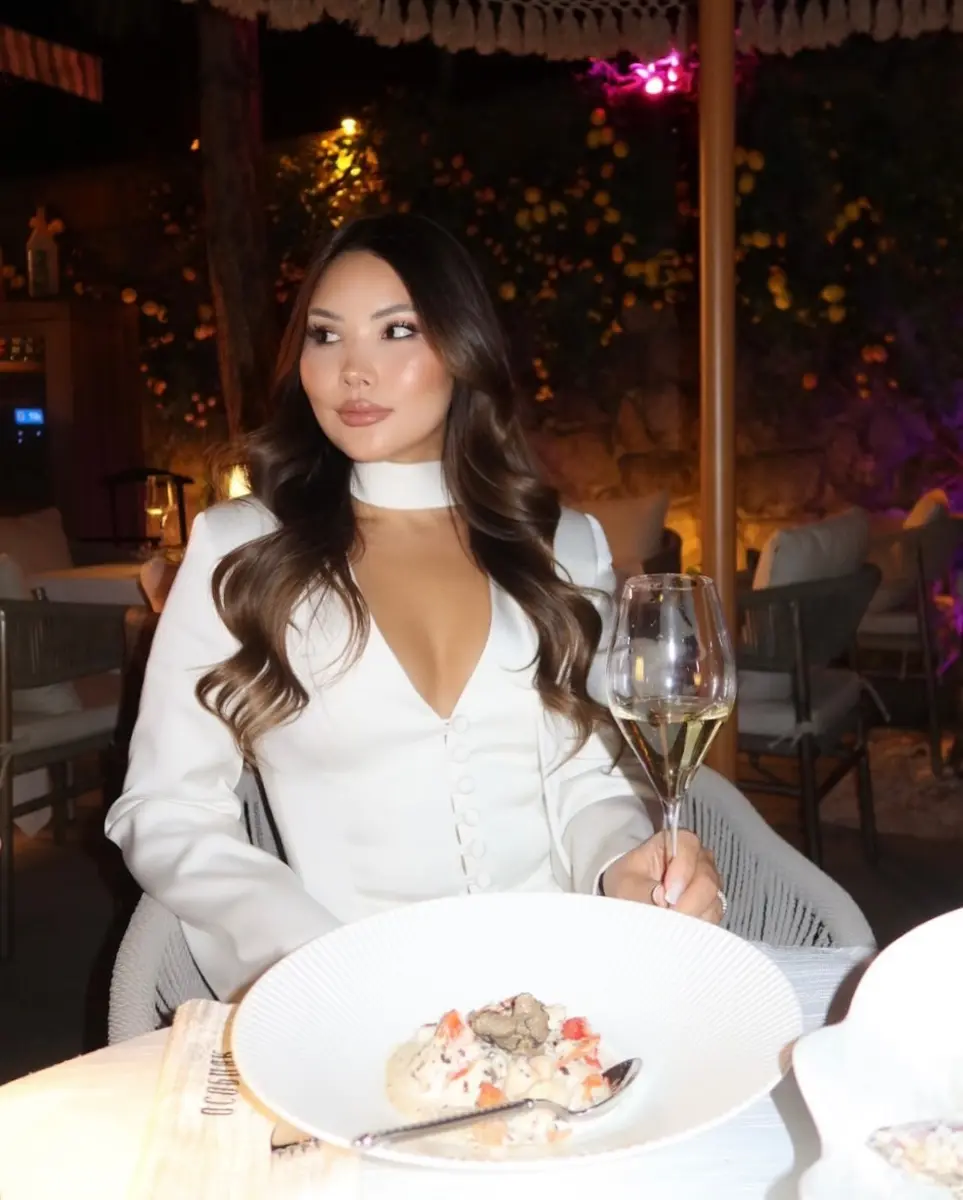 Шолпан эскорт в городе Питер