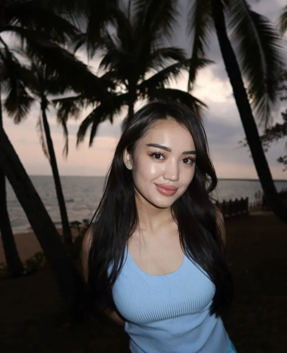 Сора эскорт в городе Питер