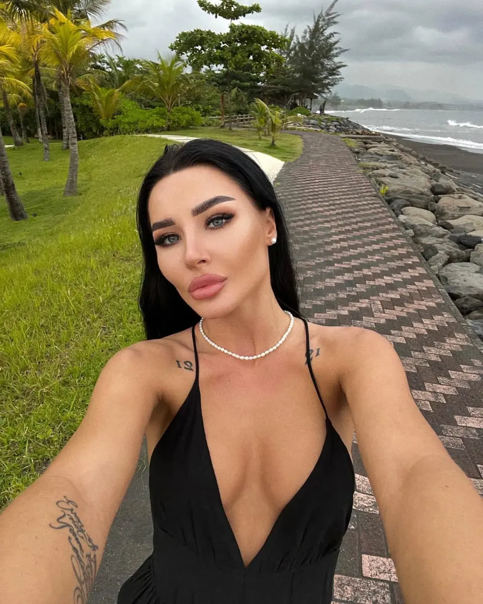 Виктория эскорт в городе Питер